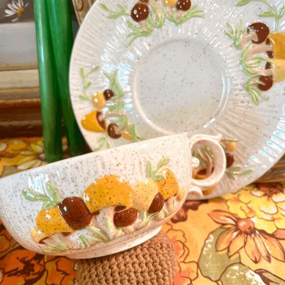 Vintage Arnel's 1974 Oversized Soup Mug with Saucer Set - Picture 3 of 3